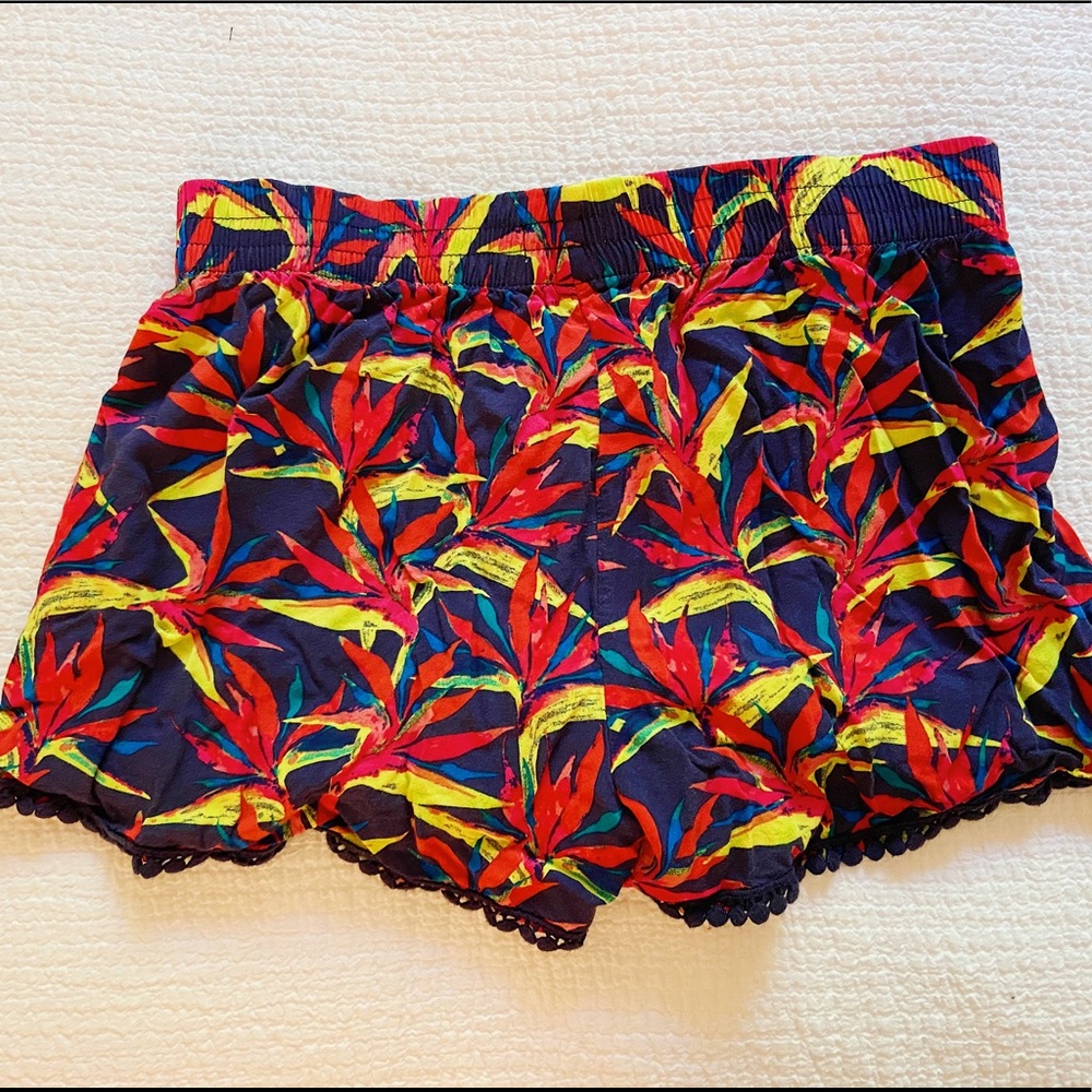 Floral print shorts!